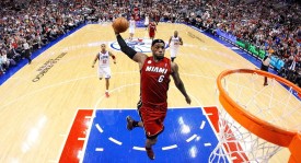 雄鹿队字母哥带队击败骑士，战术调整助球队重回胜利轨道