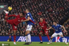 懒觉大王！拉什福德因迟到被巴萨处罚这次又睡过了