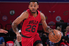 NBA转会季风云：恩比德快船梦、伦纳德探76人，莫雷怒摔手机交易起波澜