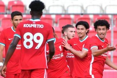 曼城太子爷传射双响，萨维尼奥锁定胜局，英超焦点战2-0哈德斯菲尔德晋级16强